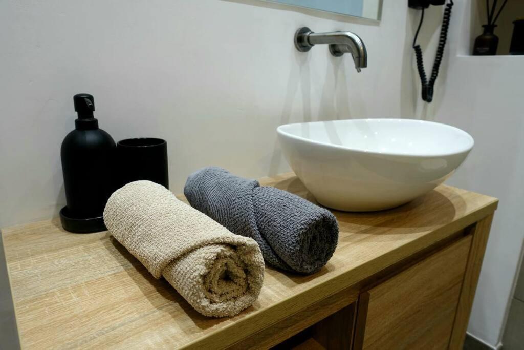 Stylish City-Centre Apartment With Balcony 리버풀 외부 사진